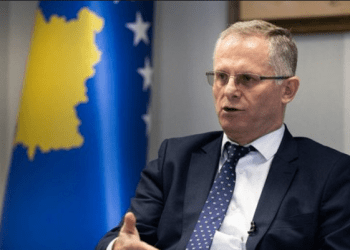 Bislimi njofton Lajçak për bllokimin e qytetarëve të Kosovës në kufirin me Kroacinë nga pala serbe