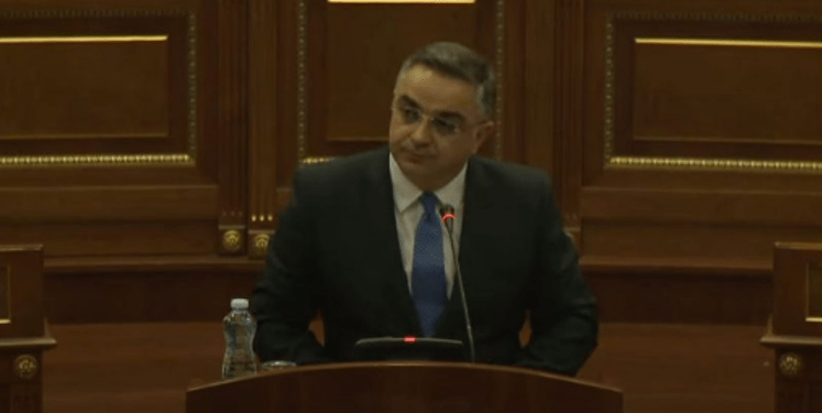 Tahiri: Kjo është totalisht injorim i kabinetit qeveritar ndaj institucionit të Kuvendit