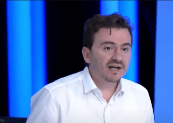 Iseni: Opozita shqiptare nuk kanë prijës, s’kanë identitet, thirren te Albin Kurti