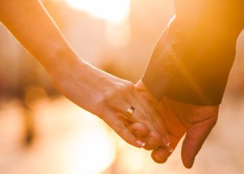 Çfarë duhet të bëni nëse partneri juaj nuk ju sheh si prioritet?