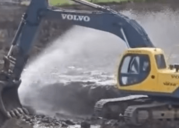 Një pjesë e qytetarë në Kalabri të Prishtinës kanë mbetur pa furnizim me ujë, si pasojë e dëmtimit të një gypi