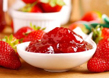 Shije fantastike e reçelit me luleshtrydhe, përgatitje e shpejtë dhe e lehtë