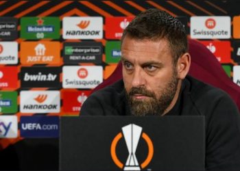 Roma ia vazhdon kontratën De Rossit