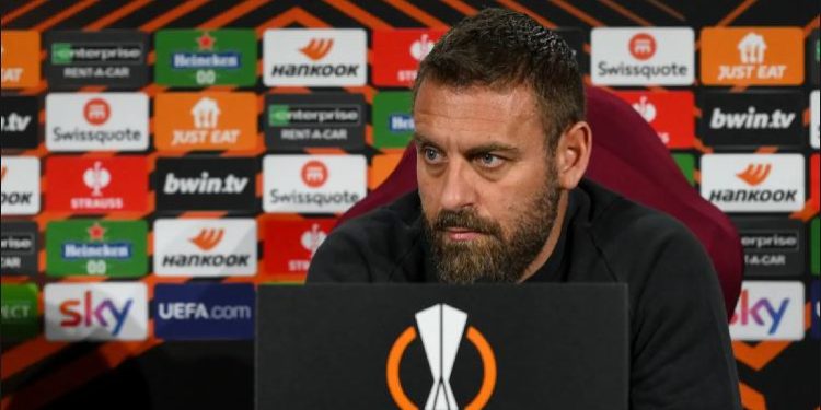 Roma ia vazhdon kontratën De Rossit