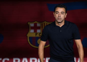 A po qëndron apo po largohet Xavi nga Barcelona?