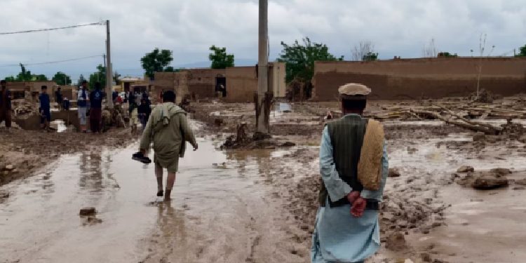 Qindra të vdekur nga vërshimet në Afganistan