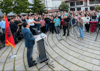 Kurti shprehet i bindur se LVV-ja do të kthehet në qeverisje të Prizrenit