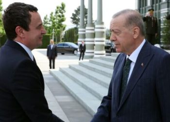 Kurti arrin në Ankara, pritet nga presidenti turk Erdogan