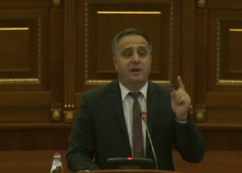 Selmanaj: Qeveria Kurti dhe korrupsioni janë këmbëkryq bashkë