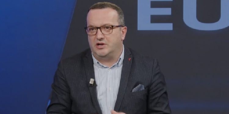 Hashani: Kurti është vetëm kryeministër i Mitrovicës së Veriut