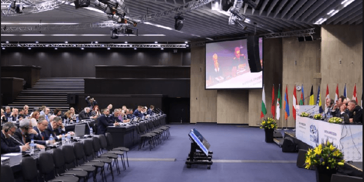 Serbia i kërkon NATO-s të mos ia avancojë statusin Kosovës