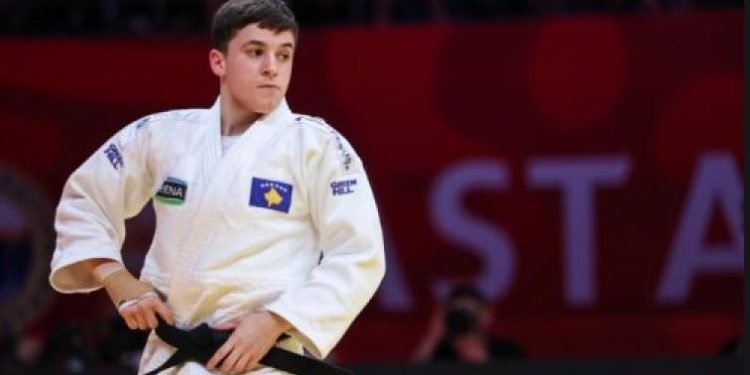 Laura Fazliu e fiton medaljen e bronztë të Botërorit