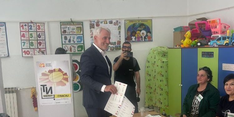 Voton edhe Menduh Thaçi: Zgjedhjet në Maqedoni të Veriut duhet të jenë demokratike