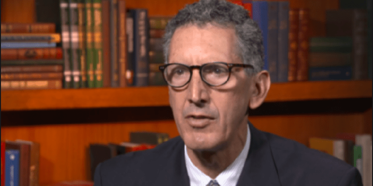 Profesori amerikan kritikon qeverinë: Çështja e dinarit ishte një gabim trashanik