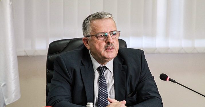 Veliu i “qepon” Abdixhikut: Po e dërgon në “theqafje” LDK-në, një familje të madhe politike