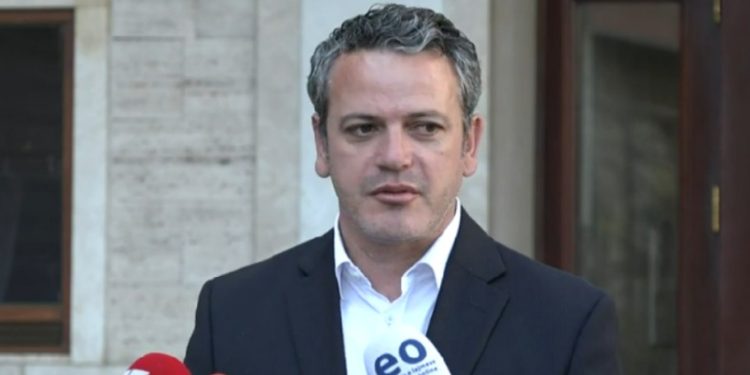 Reagon ashpër Arben Gashi: Kjo është budallaki!