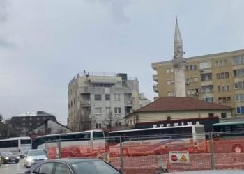 Pronarët e autobusëve të linjave Podujevë – Prishtinë, paralajmrojmë bllokim të kryeqyetit