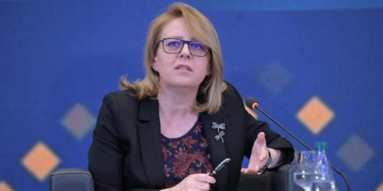 Hykmete Bajrami: Qeveria Kurti është më e dështuara, pasi Kosova nuk ka qenë kurrë më e izoluar