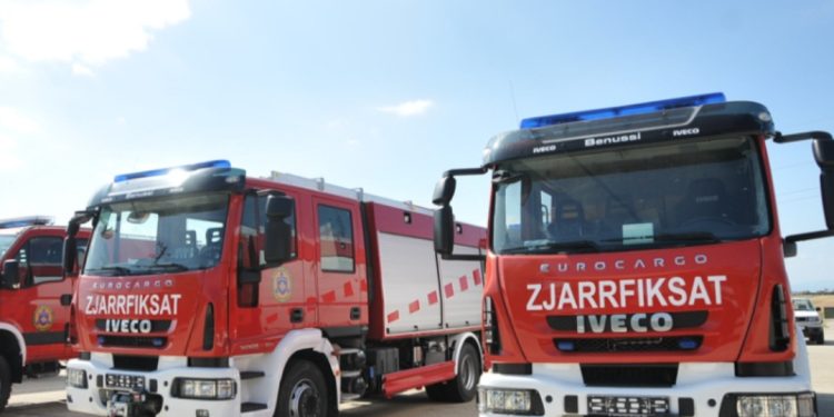 Zjarri në Veternik është shuar pas ndërhyrjes së shpejtë të të zjarrfikësve