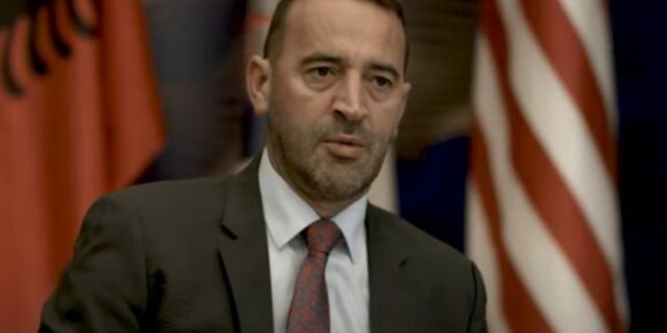 Pas vizitës së Thaçit në QKUK, Haradinaj: Herën tjetër, ardhsh për të qëndruar bashkë me të tjerët