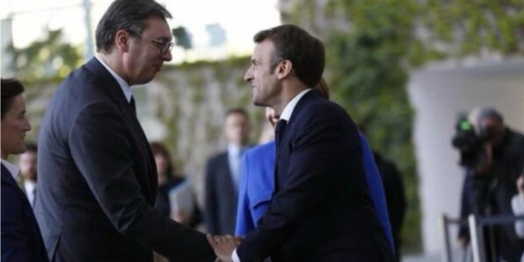 Vuçiq thotë se kanë diskutuar për të “gjitha aspektet e bashkëpunimit bilateral” me Macron