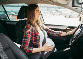 Udhëtimi me beben në bark, disa këshilla me rëndësi