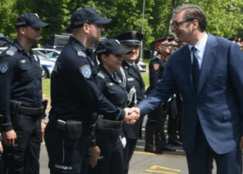 Avokati serb: Vuçiq mori komandën e policisë para protestave masive kundër tij