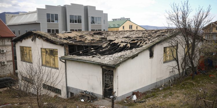 Mbesin në paraburgim 19 të dyshuar për zjarrin në tragjedinë e Koçanit