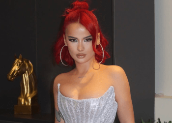 Rina Balaj e qeras veten me një veturë “modeste”