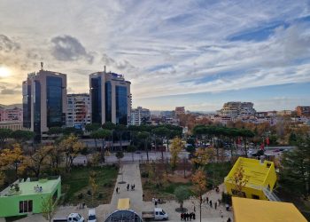 Raporti i OKB, parashikohet përgjysmim i lindjeve në Shqipëri deri në 2054