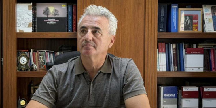 Koci avokat i familjes së policit Lika: Përmbahuni nga komentet, nuk është konstatuar se kemi të bëjmë me ndonjë grup terrorist