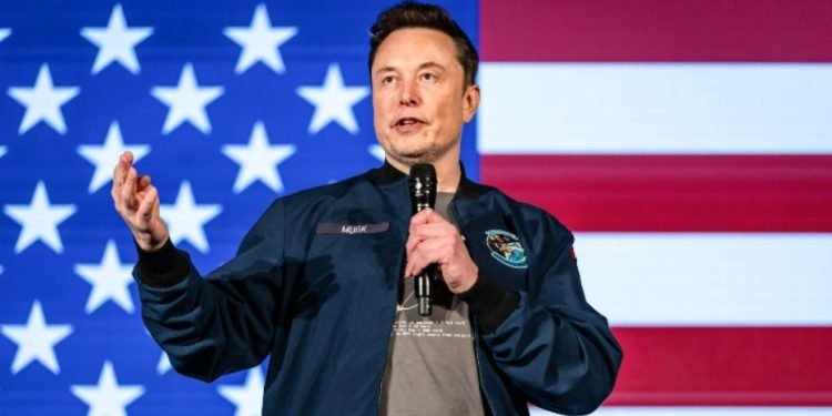 “Xhaxhi Elon nga ferri, njeriu më i bezdisshëm”, ekipi i Trumpit shpërthen kundër miliarderit