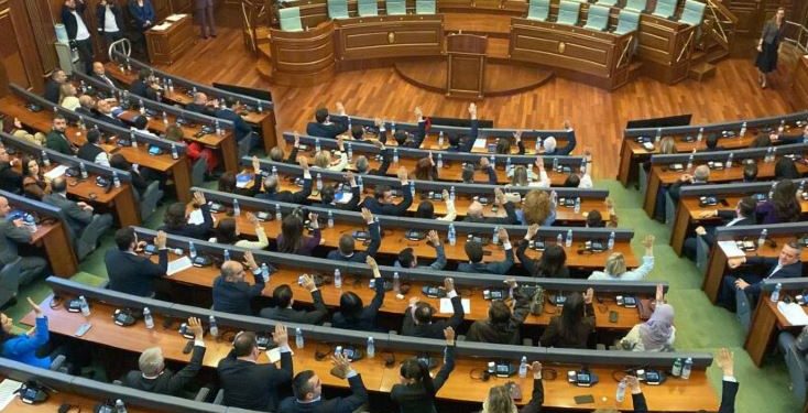Haxhiu as në votimin e 2-të nuk u zgjodh kryetare e Kuvendit, seanca e re pasnesër