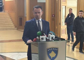 Peci i bën thirrje opozitës ta votojë kryeparlamentarin: S’ka zgjidhje tjetër