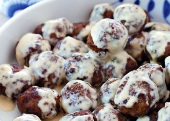 Qofte me krem kosi dhe hudhra