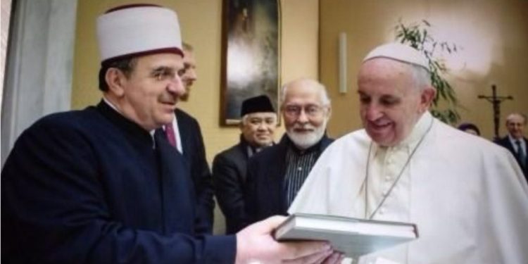 Myftiu Tërnava për Papën: I shërbeu paqes dhe bashkëjetesës fetare