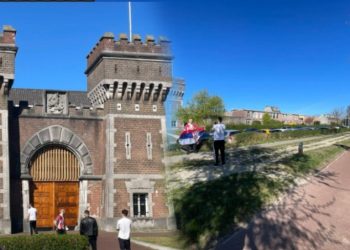 Disa serbë para burgut të Speciales në Hagë, brohorasin kundër UÇK-së në kohën kur supozohet se ish-krerët ishin në oborr