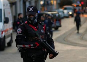 Turqia burgos 18 zyrtarë të tjerë të bashkisë së Stambollit