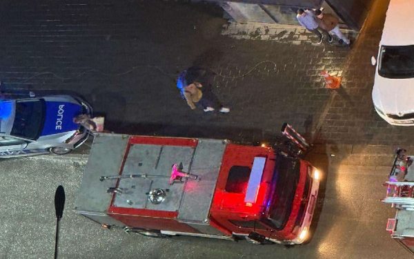 Zjarr në një banesë në rrugën “Muharrem Fejza në Prishtinë”, intervenojnë zjarrfikësit