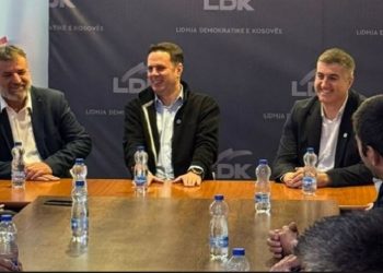 Blerim Kuqi i bashkohet LDK-së, publikohet fotografia me Abdixhikun dhe Shalën