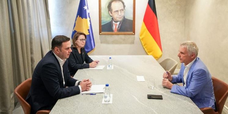 Abdixhiku pret në takim Rohden, flasin për propozimin e LDK-së për qeveri tranzicionale