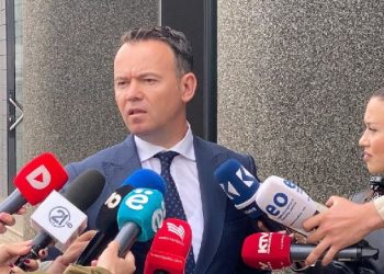 Peci: Kurtit i takon t’i thërrasë partitë , jo LDK-së, Kosova s’ka nevojë për qeveri tranzicionale