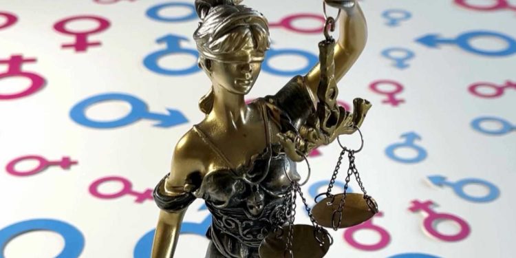 OBSH: Gratë punojnë më shumë, fitojnë 23% më pak se burrat