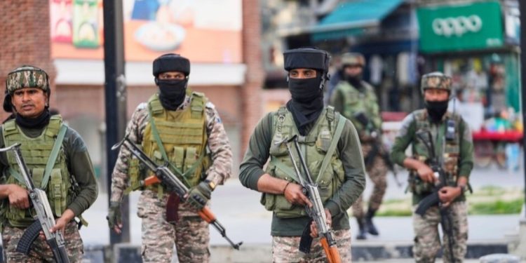 Pakistani dhe India bien dakord për armëpushim të plotë dhe të menjëhershëm