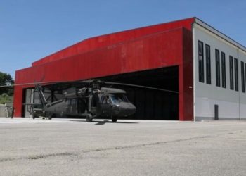 Helikopterët Black Hawk do të kenë “shtëpinë” e tyre në Bazën Ajrore të Farkës, Rama ndan pamjet