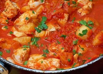 Supë verore me peshk, domate dhe karrota – Shije, shëndet dhe vlera