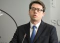 Murati tash gjen sqarime në ChatGPT, i ofron disa shembuj për qeveri tranzicioni