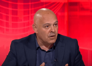 “Kosova ka nevojë për Amerikën, jo Serbia”, Gjini kritikon Kurtin për qasjen ndaj SHBA-së