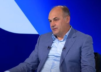 “E gërrditshme”…”e shoh si krizë shtetërore” – Hoxhaj flet për situatën me Kuvendin
