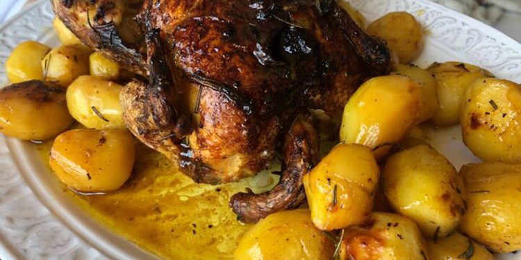 Pulë me patate dhe lëng portokalli – Plot aromë dhe shije